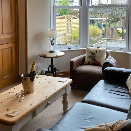 Holiday home Orchard House